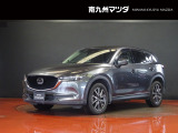 中古車専門再生工場にて熟練専任スタッフが丁寧に清掃、仕上げを実施しております。また、お客様に安心してご検討いただける様、公取協が定める基準に基づき車両検査を実施し、車両状態評価証を発行しております。