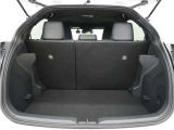 コンパクトなボディでもたっぷり詰めます。普段のお買い物や通勤から、レジャーまで多彩な使い勝手で日々快適に使用していただけるお車です。