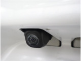 バックカメラが付いているので後方確認が非常にしやすいです。今や運転初心者も熟練者も必須装備!ついていて損はないですね♪