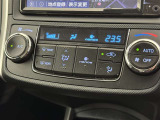 オートエアコンで快適な室内です。
