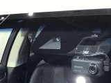 先進機能が、多くの状況でドライバーをサポート。詳しい装備内容、仕様等につきましてはスタッフにお問合せ下さい