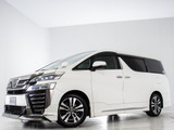 ★展示前点検実施★特殊な機材も用いて、前車点検を実施しております!