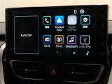 【9インチディスプレイオーディオ】ラジオ、テレビ、Bluetoothオーディオの使用が可能。ナビゲーションシステムは搭載されていません。スマホを連携させることで、ナビアプリの使用が可能です。