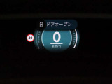 ヘッドアップディスプレイは視認性が非常に良く、運転時の視線を逸らさず様々な情報の確認が行えます