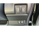 運転席からスライドドアの開閉ができる便利なスイッチを装備しております♪ 日常使いにも嬉しい人気の装備です☆
