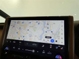 14インチのディスプレイオーディオ装着です。スマホとの通信で様々なサービスが楽しめます。TV視聴にも対応しています。
