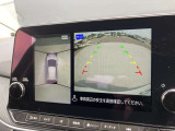 【アラウンドビューモニター】はまるで上から見ているような視点で周囲を確認できます!駐車が苦手な方でも安心して駐車できますね♪