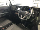 運転席に座ると、前方が見やすくて運転し易そうな印象です♪
