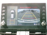 パノラミックビューモニター&バックモニター♪車両の前後左右に搭載した4つのカメラの映像を合成し、車を真上から見ているような映像を表示♪