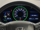 【メーターまわり】ドライバーから見やすい位置にあって安全運転に寄与します。マルチインフォメーションディスプレイでは、クルマに関する情報の確認はもちろん、各種安全機能・装備のON/OFFも設定可能。