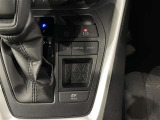 シフト連動パーキングブレーキ&オートブレーキホールド機能付きで運転が快適に&hellip;♪