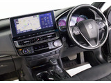使いやすさや安全性を追求したステアリング周り!高級車ゆえにスイッチ類が多いのも特徴ですね!考え尽くされた配置ですぐに使いこなす事が出来ますのでご安心下さい!是非、体感してみて下さい!!