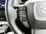 Bluetooth接続でハンドルを握ったままステアリングスイッチで電話のワイヤレス通信が可能です。