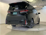 バックカメラが付いているので後方確認が非常にしやすいです。今や運転初心者も熟練者も必須装備!ついていて損はないですね♪