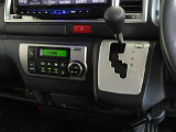 車内を快適に、オートエアコンを装備しています。