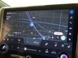 メーカー装着のディスプレイオーディオを装備しております。