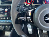 運転中、前方から目線をそらすことなく、オーディオ等の操作が可能な便利機能!安心&快適なドライブを演出してくれます。