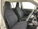 シンプルながら機能性あふれる運転席廻りです。視界性もよく、運転しやすいですよ。