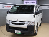 トヨタ認定中古車の安心感はそのままに、まるごとクリーニングと同等商品の当社「キラリフレッシュ」を簡素化し、お買い求めやすくした商品が、「トヨタ認定中古車ライト」です。