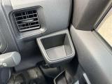 運転席側のドリンクホルダーです!