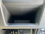 【収納】ダッシュボードに収納があります!小物やDVDなど、コンパクトに収納できますよ☆