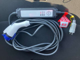 充電ケーブル付