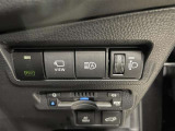 【オートマチックハイビーム】ハイビームとロービームを自動で変更し夜間の運転をサポートしてくれます。