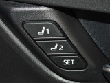 運転席のパワーシートは2名様分までメモリー機能付きです。