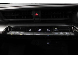室内を快適温度にするオートエアコン!スイッチもシンプルで操作しやすく、オールシーズン快適なドライブに出かけられますね♪