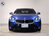 【キドニーグリル】BMWは約90年もの間、ほぼ全ての車両にひと目でBMWだと分かるこの特徴的なフロントグリルが備えられ、デザイン・アイコンとして親しまれてきました。