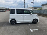 清潔な中古車展示場で皆様のご来店をお待ちしています。