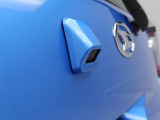 【バックモニター】駐車時に後方がリアルタイム映像で確認できます。大型商業施設や立体駐車場での駐車時や、夜間のバック時に大活躍!運転スキルに関わらず、今や必須となった装備のひとつです!