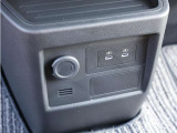 電源ソケット(DC12V)、〈USB電源ポート、TYPE-C 2個〉