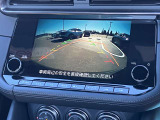 バックビューモニターです!高感度カメラで僅かな光でも後方をしっかりと確認できるので、夜でも安心して駐車出来ます♪