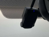 ニュースで流れる【事故の瞬間】【あおり運転】の映像は、ドライブレコーダーが録画しているからです。もしもの時の証拠映像を保存できます。