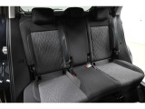 安全性と快適性を追求した、少し硬めのシート。 これは長時間の運転や渋滞などの状況でも、身体の疲労度が少ないことを求めたものです。
