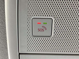 万が一の事故や急病時に心強いSOSコール。ボタン操作時やエアバッグ作動時に専門のオペレーターへ繋がり、警察・救急への通報やロードサービスの手配を迅速に行う、安心のコネクティッドサービスです。