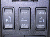 両側電動スライドドアを装備しております。