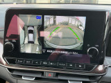 【アラウンドビューモニター】はまるで上から見ているような視点で周囲を確認できます!駐車が苦手な方でも安心して駐車できますね♪