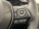 【ステアリングスイッチ】運転中に視線を前に向けたまま画面の操作できます。