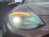 【LEDヘッドライト】とっても明るいLEDヘッドライトが装着されているので、夜の運転も明るく安全です。