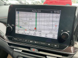 【日産メーカー純正のコネクト大画面ナビゲーション!】遠くへのお出かけする際の心強い味方です!自車位置の確認はもちろん、Bluetooth接続や機能も充実。大きな画面で各操作もしやすく安心です。
