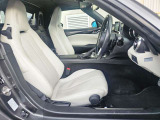 【運転席シート】へたりがちな運転席も大きなへたりがなく、綺麗な状態です。
