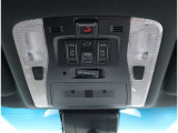 デュアルパワースライドドア&パワーバックドア装備!運転席周りのスイッチひとつで各ドアを自動で開閉でき楽々スムース♪スマートキーを携帯していれば、スイッチを押すだけで解錠&ドアオープンできます♪
