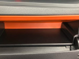 3.「認定中古車カルテ」は、走行距離や修復歴に加えてキズ・凹みの有無・状態や消耗品の交換、過去の整備状況がわかります。