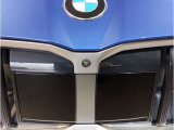 【キドニーグリル】BMWは約90年もの間、ほぼ全ての車両にひと目でBMWだと分かるこの特徴的なフロントグリルが備えられ、デザイン・アイコンとして親しまれてきました。