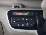 フルオートエアコン搭載。好みの温度に設定するだけで、風向や風量を自動でコントロール!いつでも快適な車内環境に。