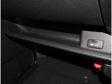 トヨタディーラーだからこそ安心保証♪トヨタロングラン保証1年間付き(無料)走行距離無制限♪全国約5000店のトヨタ販売店にてメンテナンスや万一の故障の対応が可能ですので安心です♪