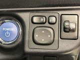 電動格納式ドアミラー付き。駐車場へ停めた時に、ボタン一つで左右のドアミラーをたたむ事ができます。