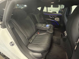 メルセデス・ベンツの定める厳しい基準をクリアしたお車のみをご案内させて頂きます。納車前整備はメーカー規定に基づき当店3Fの指定工場で入念に行なわれます。熟練のメカニックがお客様のお車を整備致します。